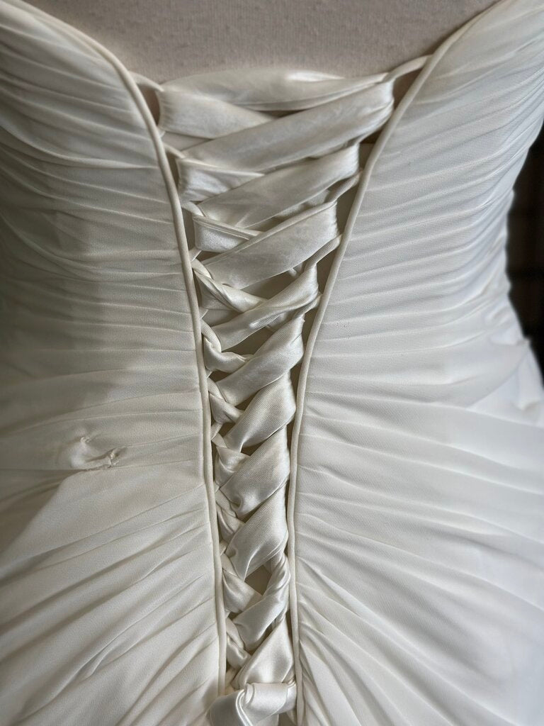 Maggie Sottero Ivory Strapless Ruched Lace Up Back Bridal Gown 6