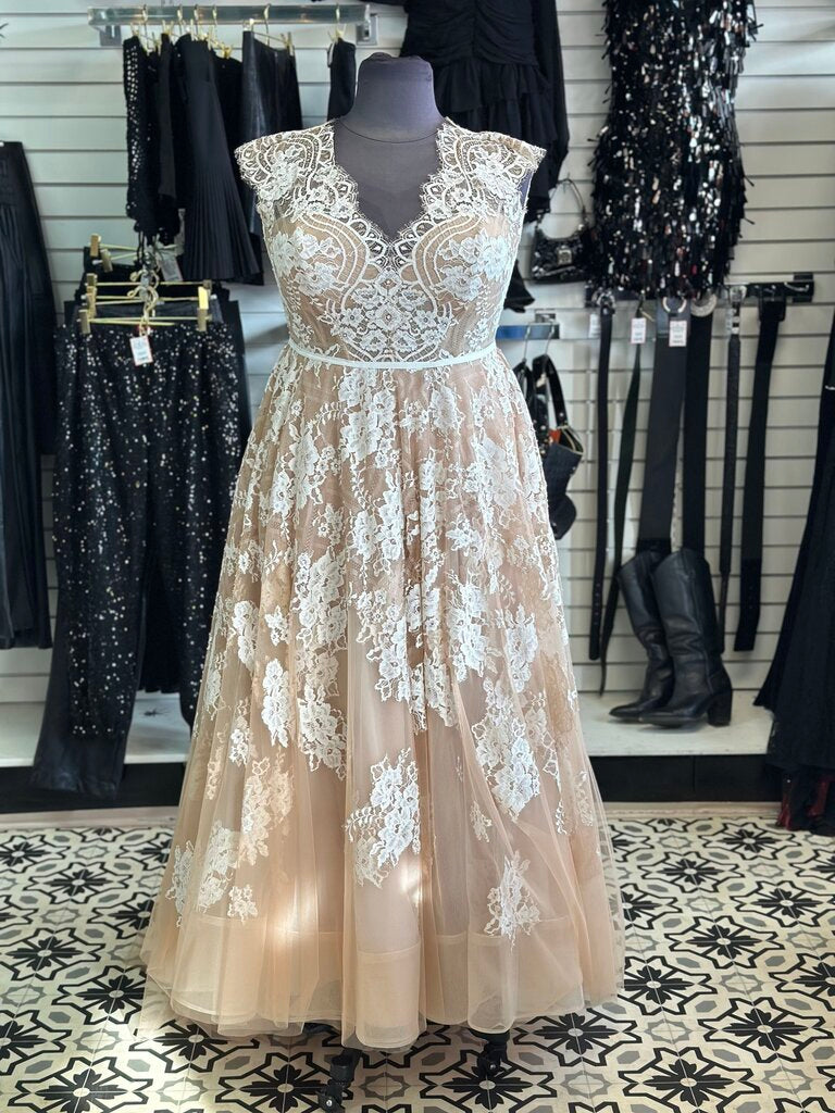 Watters Light Brown/Ivory Lace A-Line Bridal Gown 16W