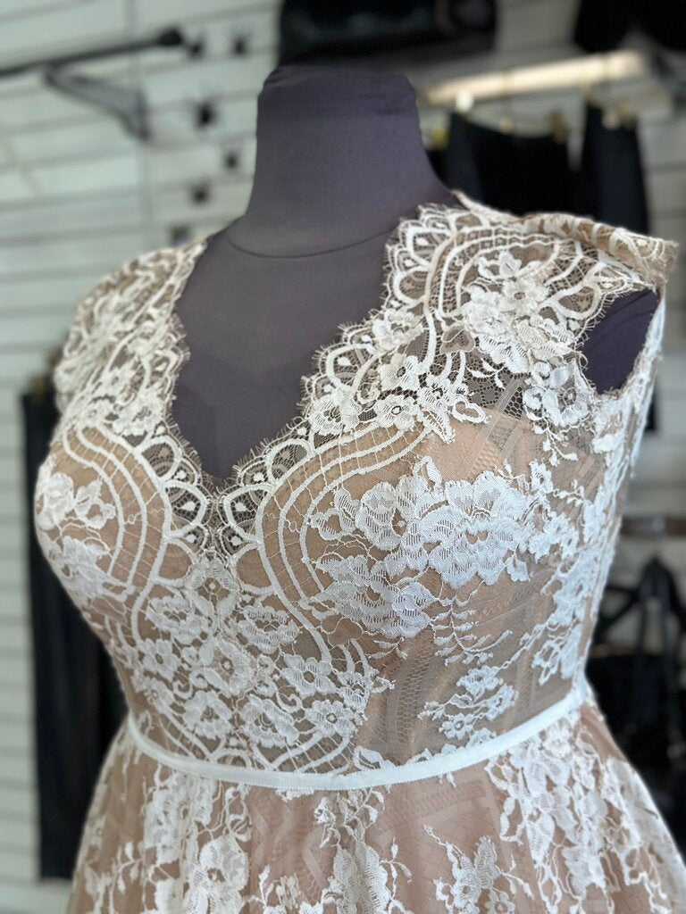 Watters Light Brown/Ivory Lace A-Line Bridal Gown 16W