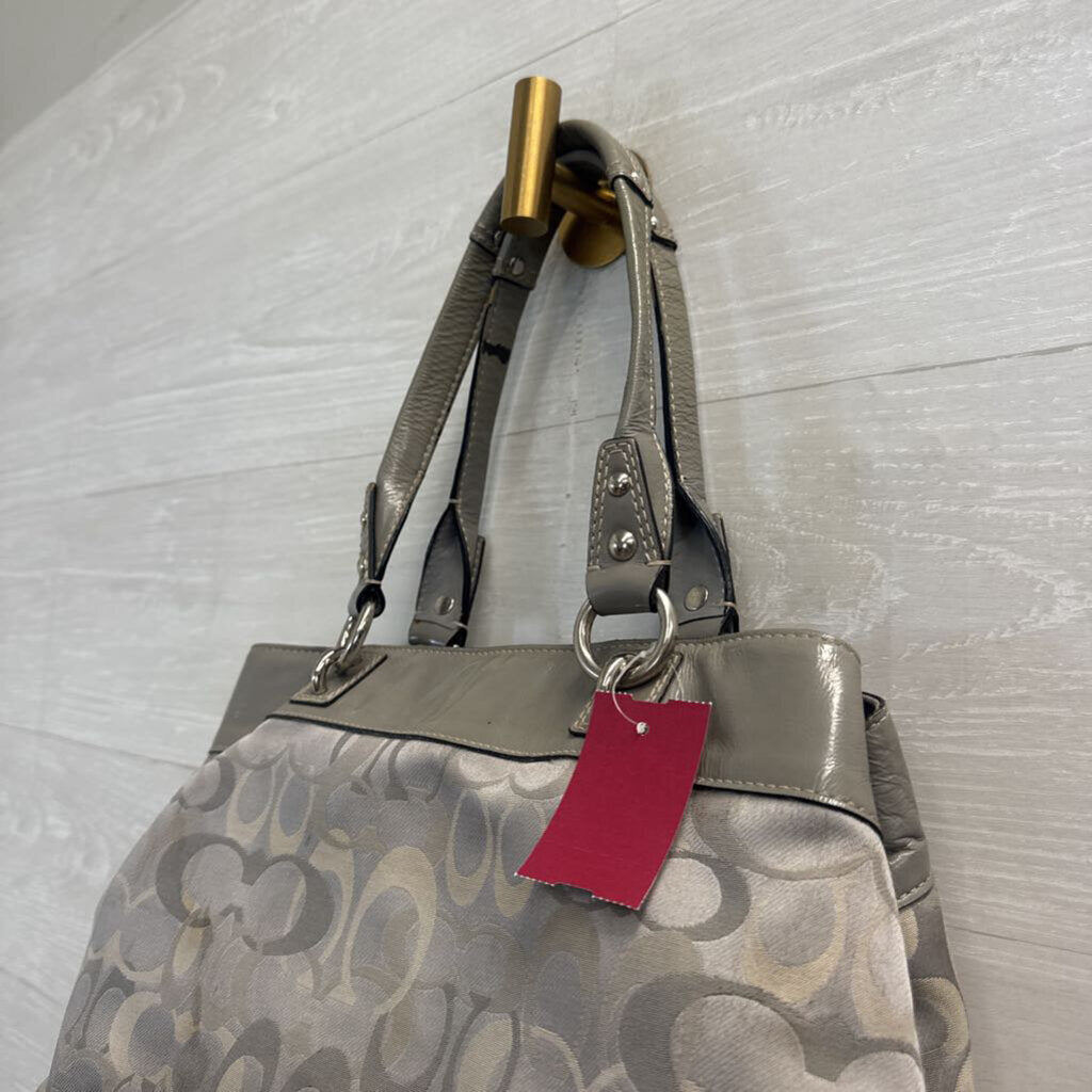 Vintage Coach Grey Penelope Signature Shoulder Purse