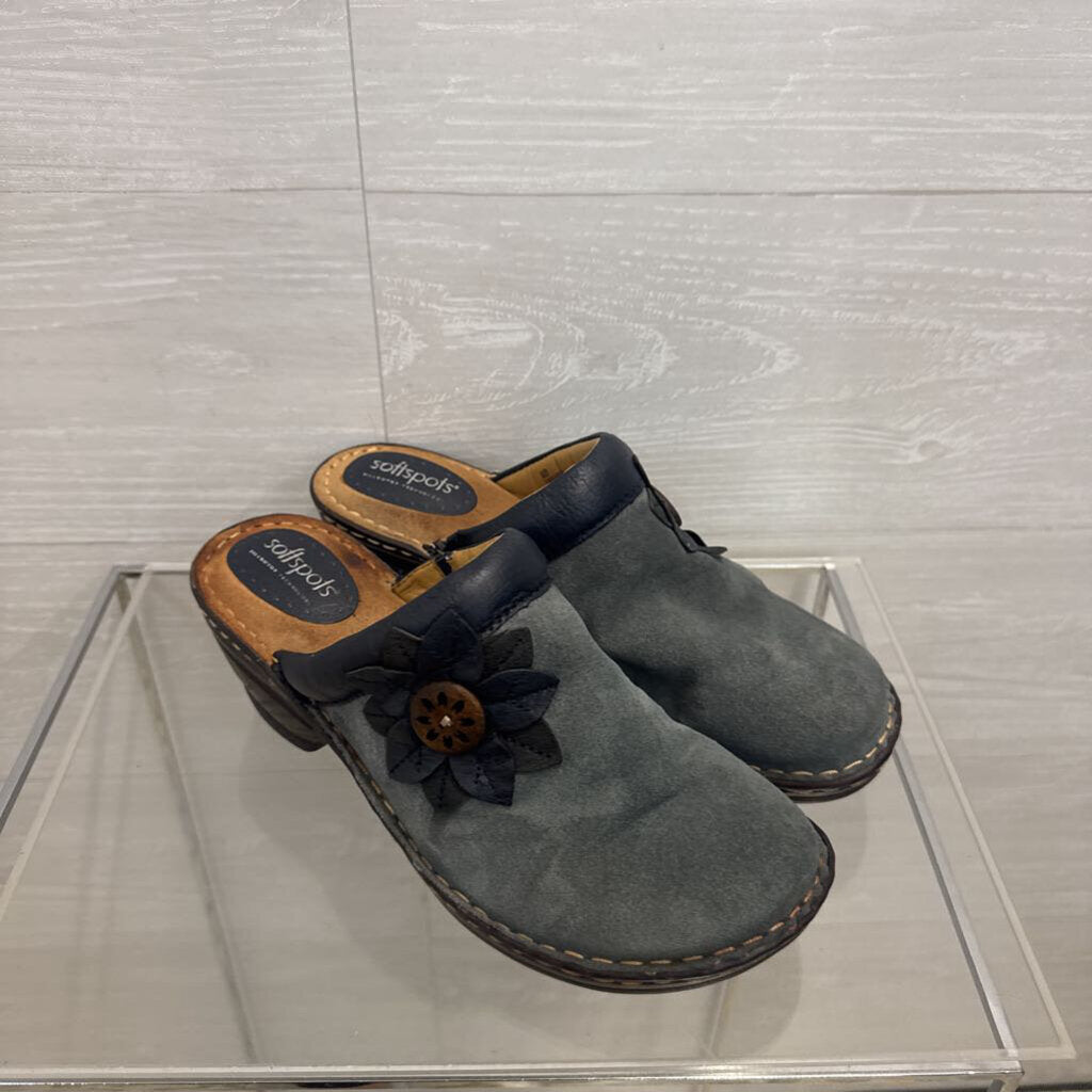 Softspots Blue Suede Flower Accent Clogs 9