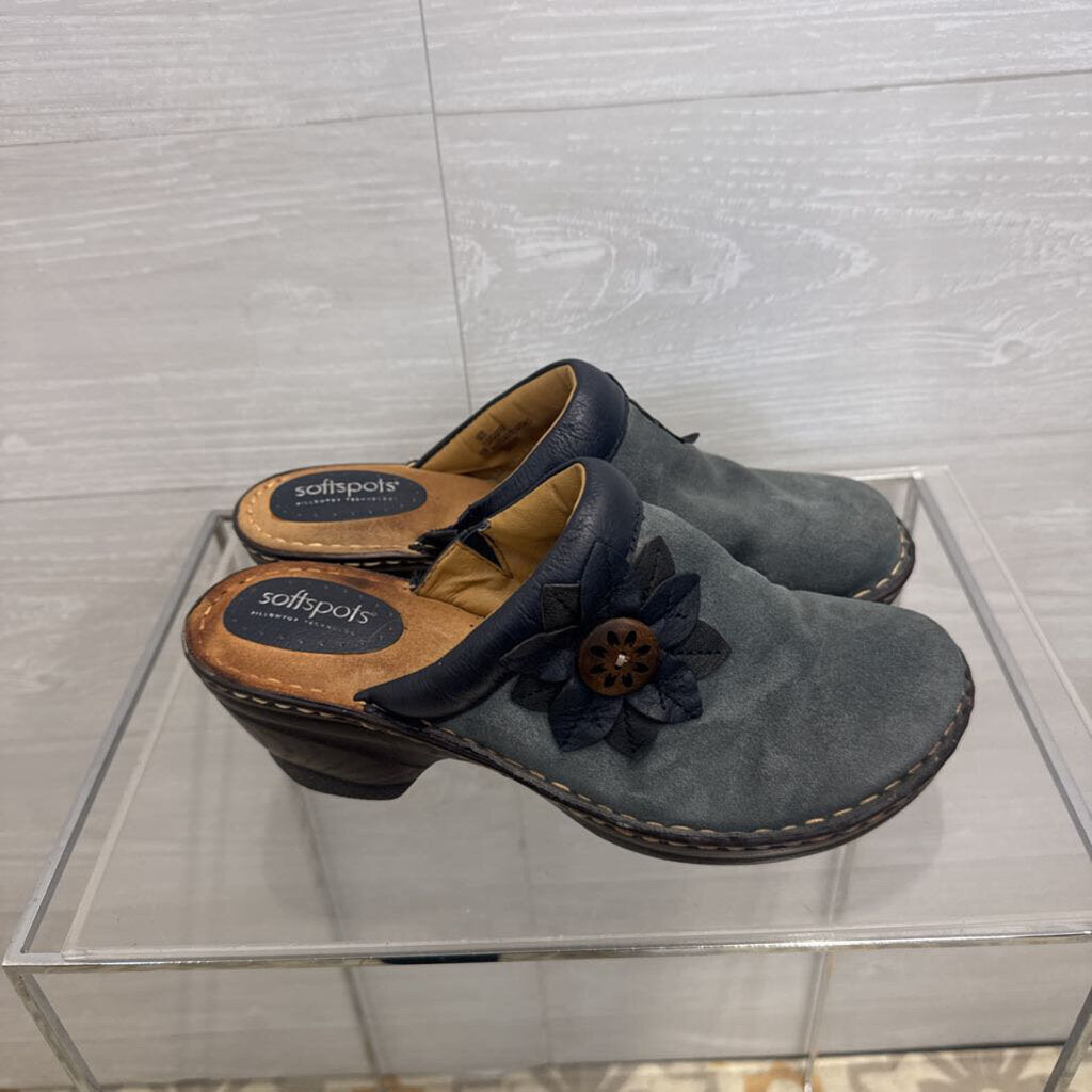 Softspots Blue Suede Flower Accent Clogs 9