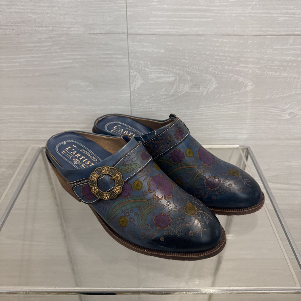 L'Artiste Blue Leather Floral Embossed Zoozi Clogs 37