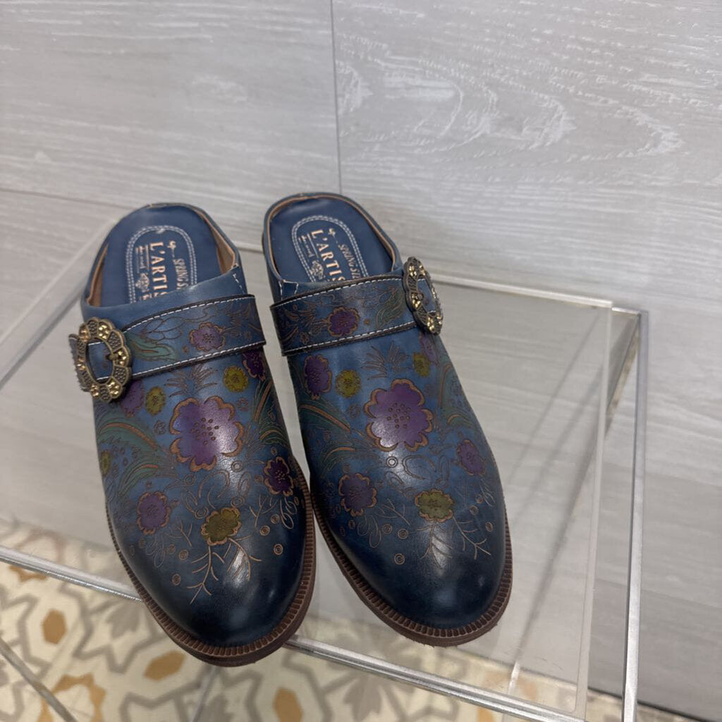 L'Artiste Blue Leather Floral Embossed Zoozi Clogs 37