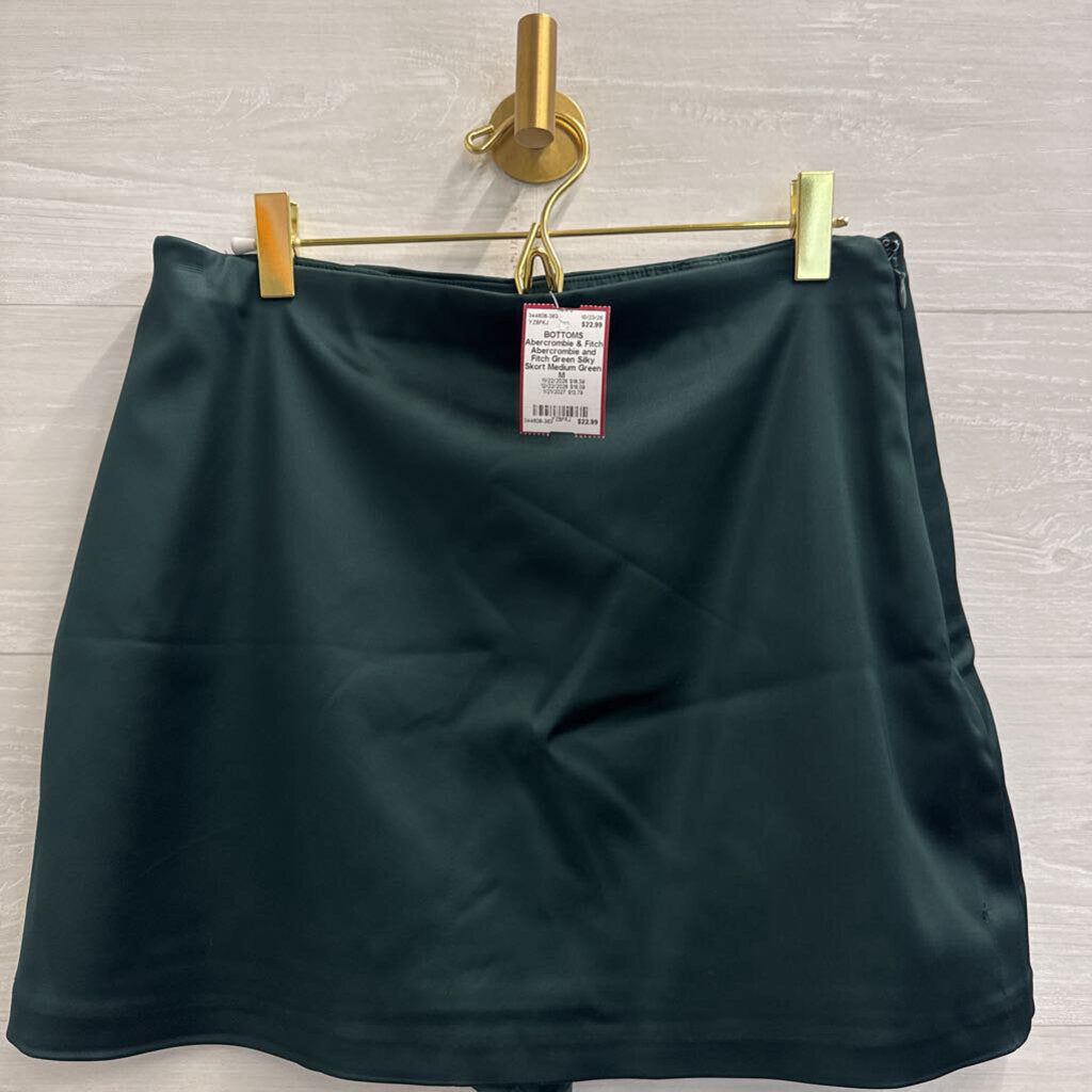 Abercrombie and Fitch Green Silky Skort Medium