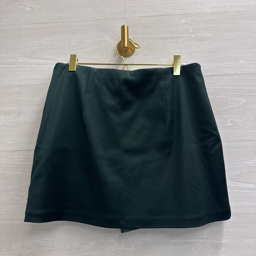 Abercrombie and Fitch Green Silky Skort Medium