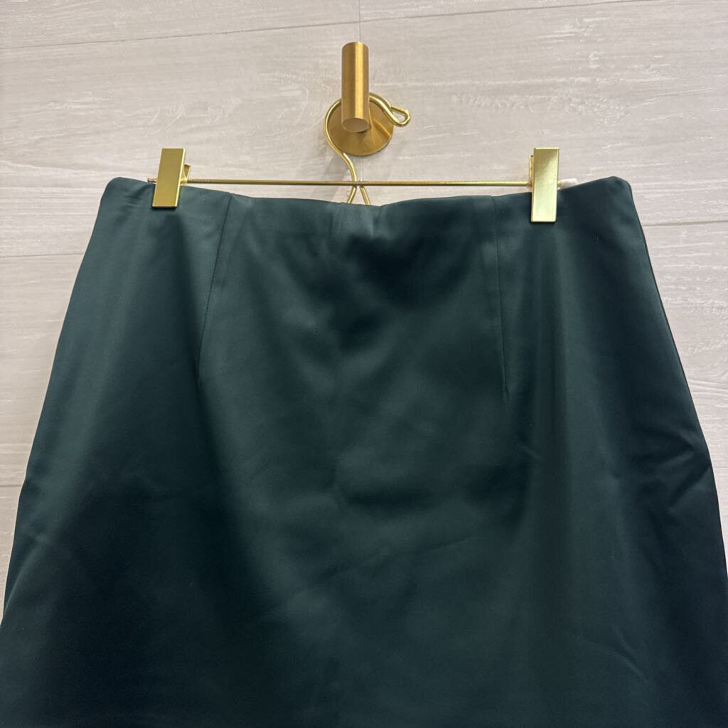 Abercrombie and Fitch Green Silky Skort Medium