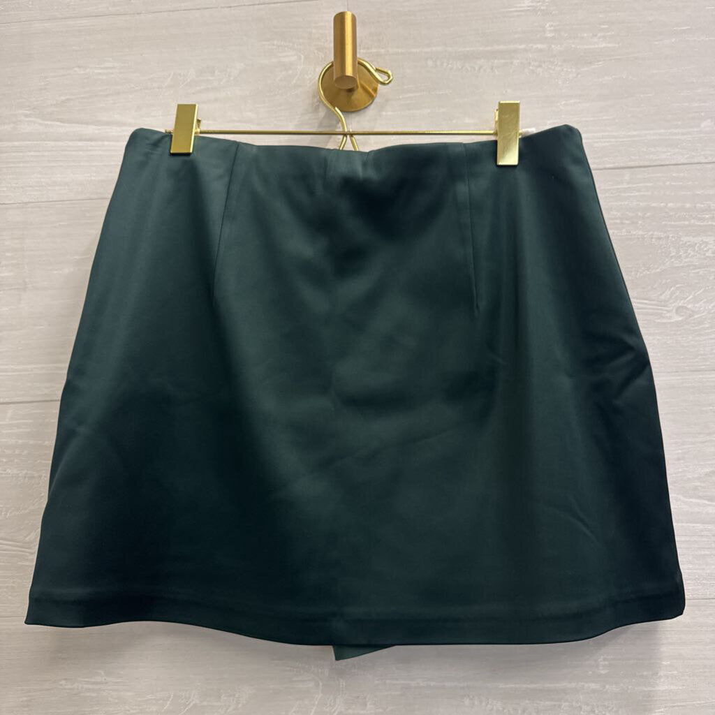 Abercrombie and Fitch Green Silky Skort Medium