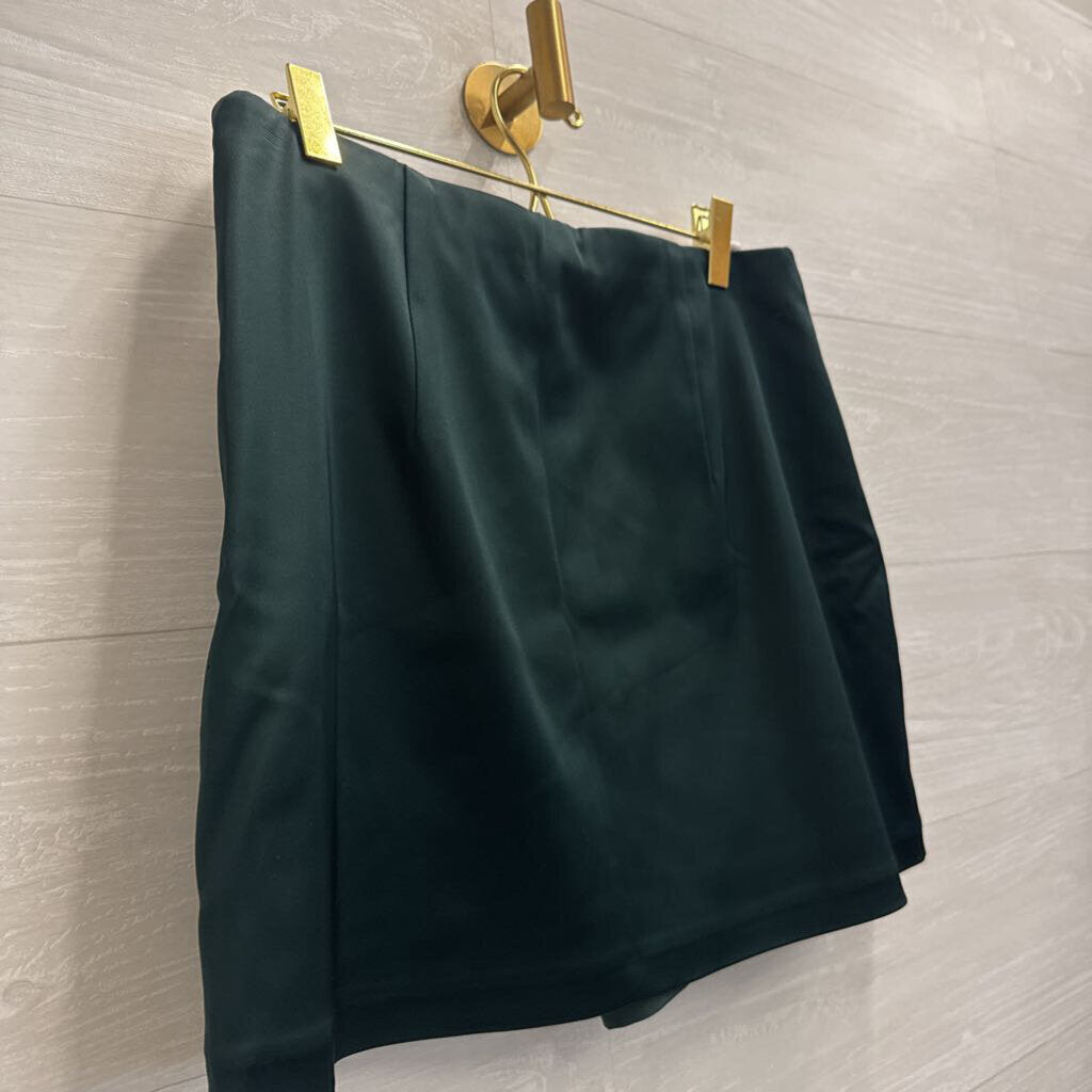 Abercrombie and Fitch Green Silky Skort Medium