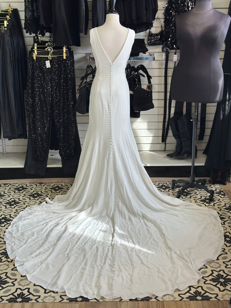 Maggie Sottero Ivory Crepe Bridal Gown 16