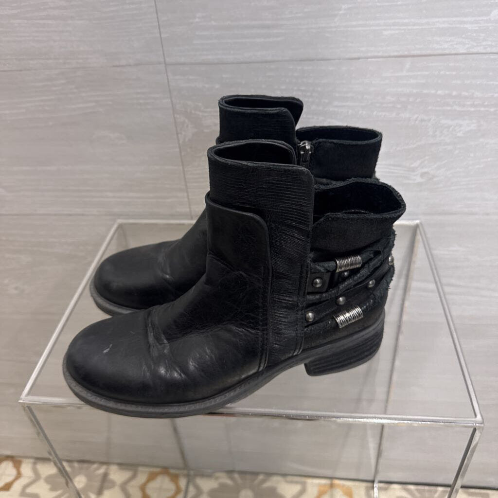 OTBT Black Leather Ankle Boots 7.5