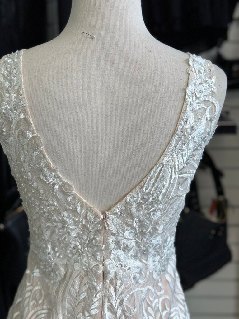 Stella Couture Blush/Ivory Fitted Tank Wedding Gown 10