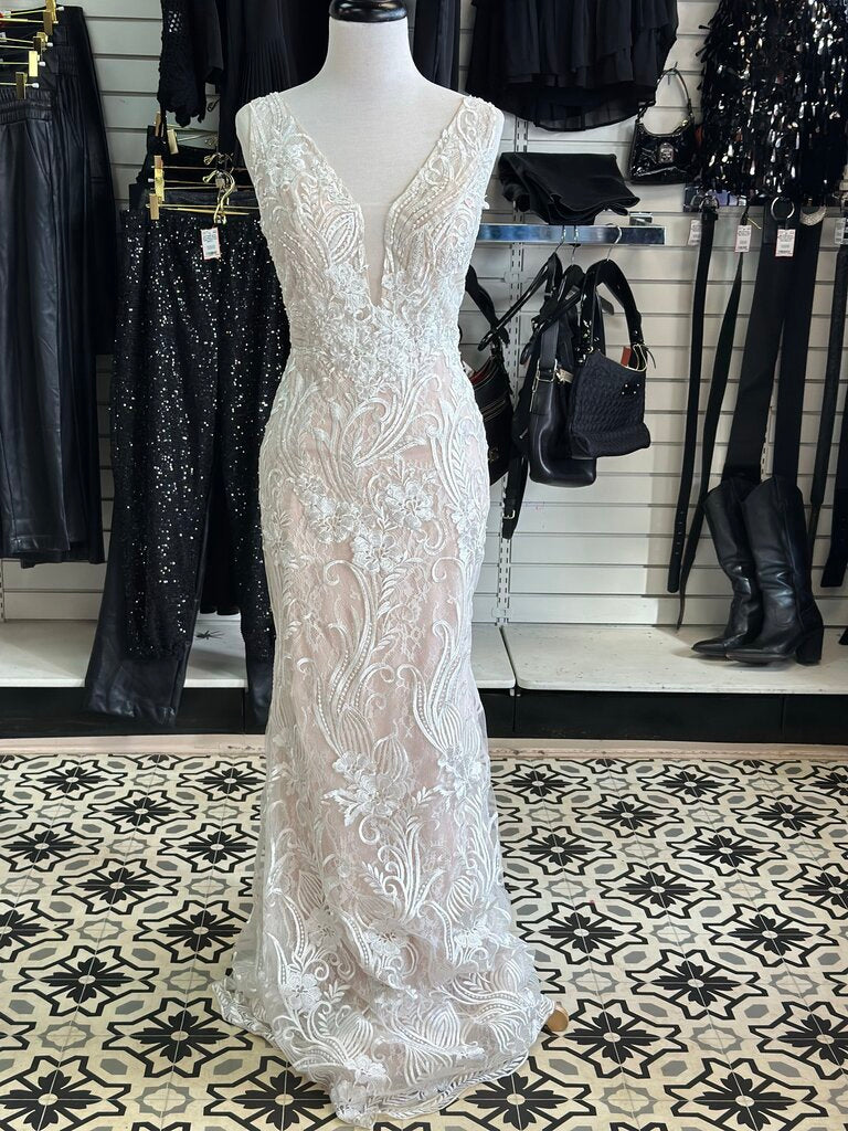 Stella Couture Blush/Ivory Fitted Tank Wedding Gown 10