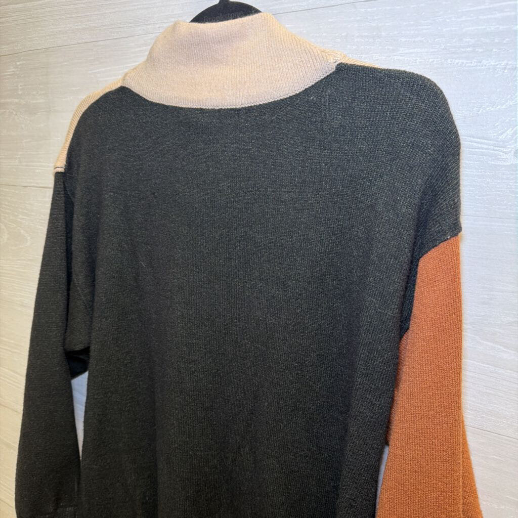 LUSH Beige/ Black Color Block Mock Neck Sweater Small