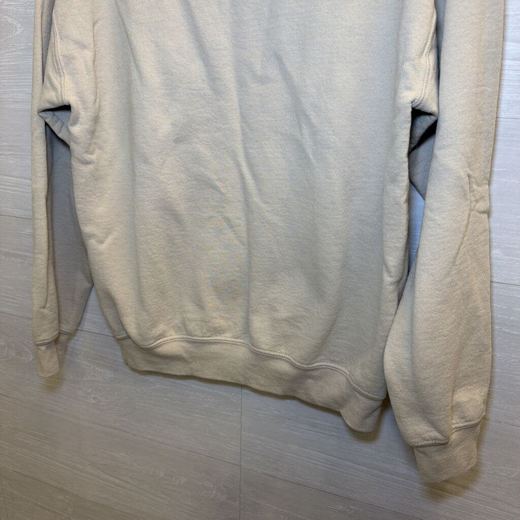 Gildan Beige Sanderson Sister Brewing Graphic Crewneck Sweatshirt Medium