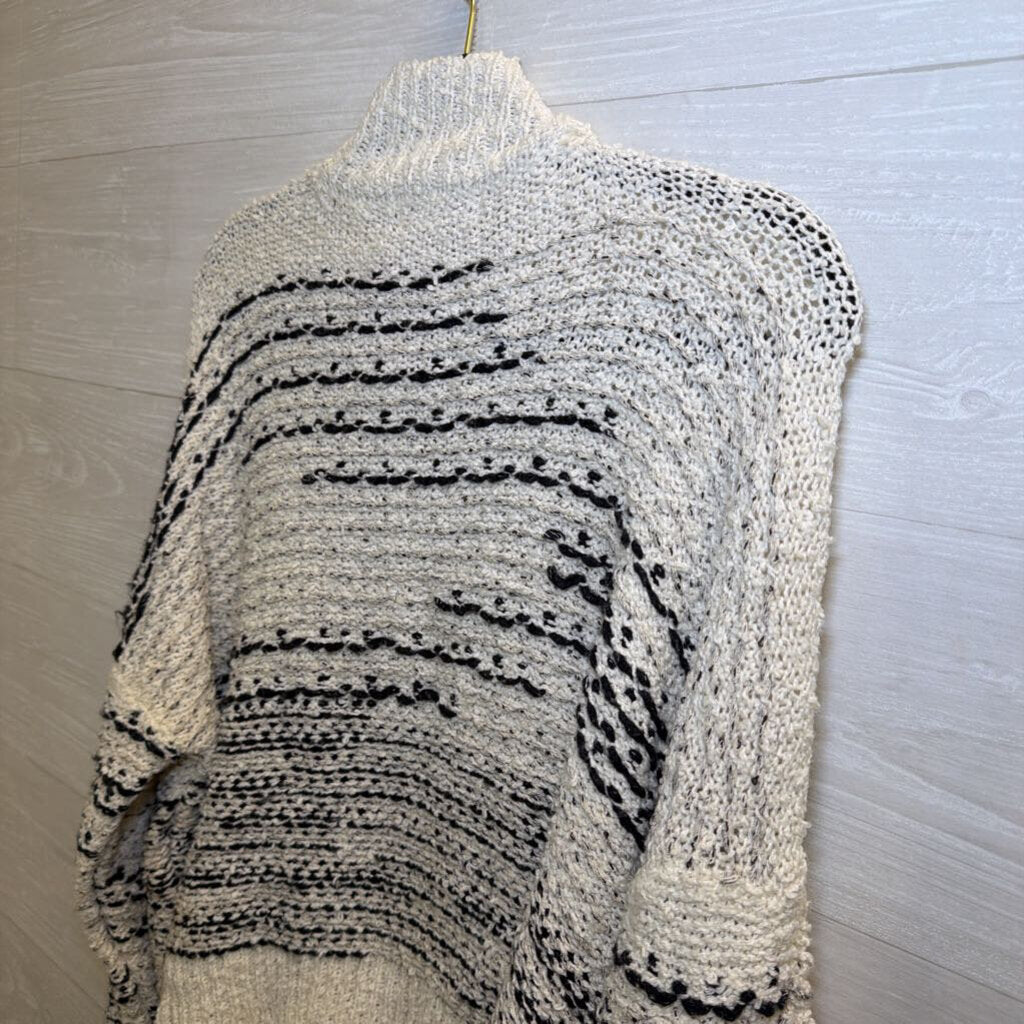 Knox Rose White/ Black Knit Cropped Sweater Large