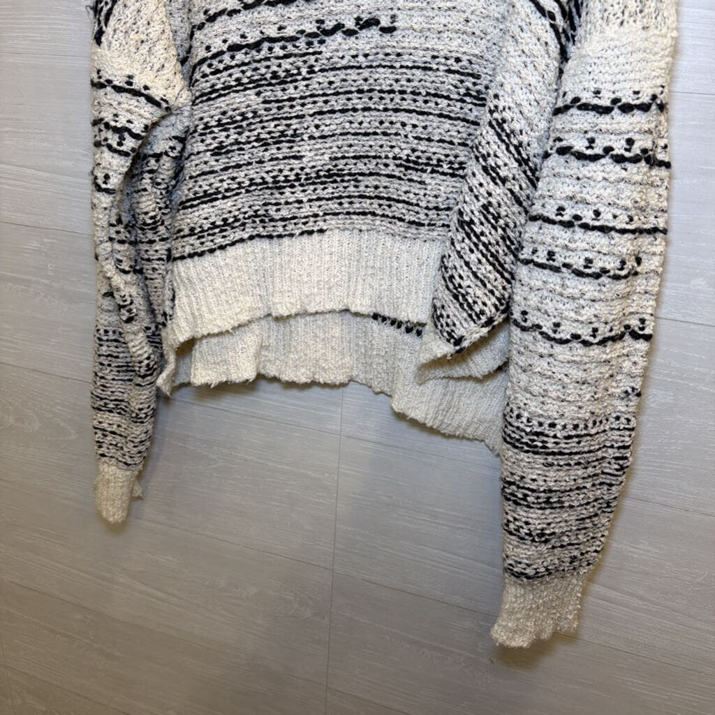 Knox Rose White/ Black Knit Cropped Sweater Large
