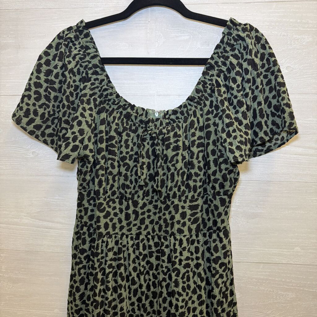 Mi Ami Green/ Black Leopard Print Short Puff Sleeve Dress Large