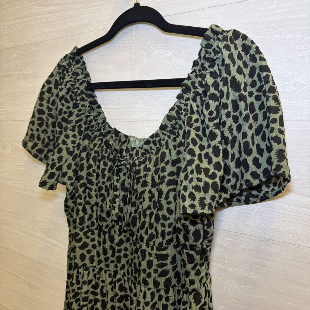 Mi Ami Green/ Black Leopard Print Short Puff Sleeve Dress Large