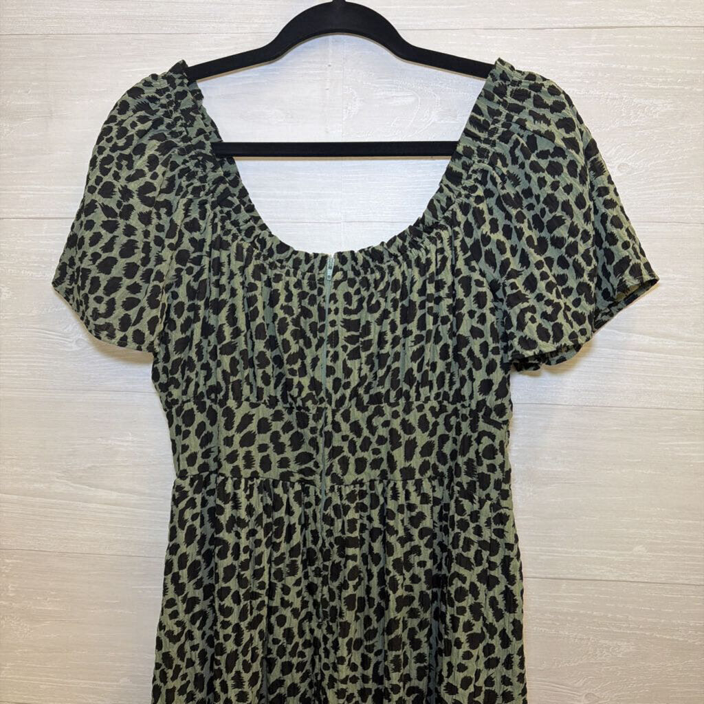 Mi Ami Green/ Black Leopard Print Short Puff Sleeve Dress Large