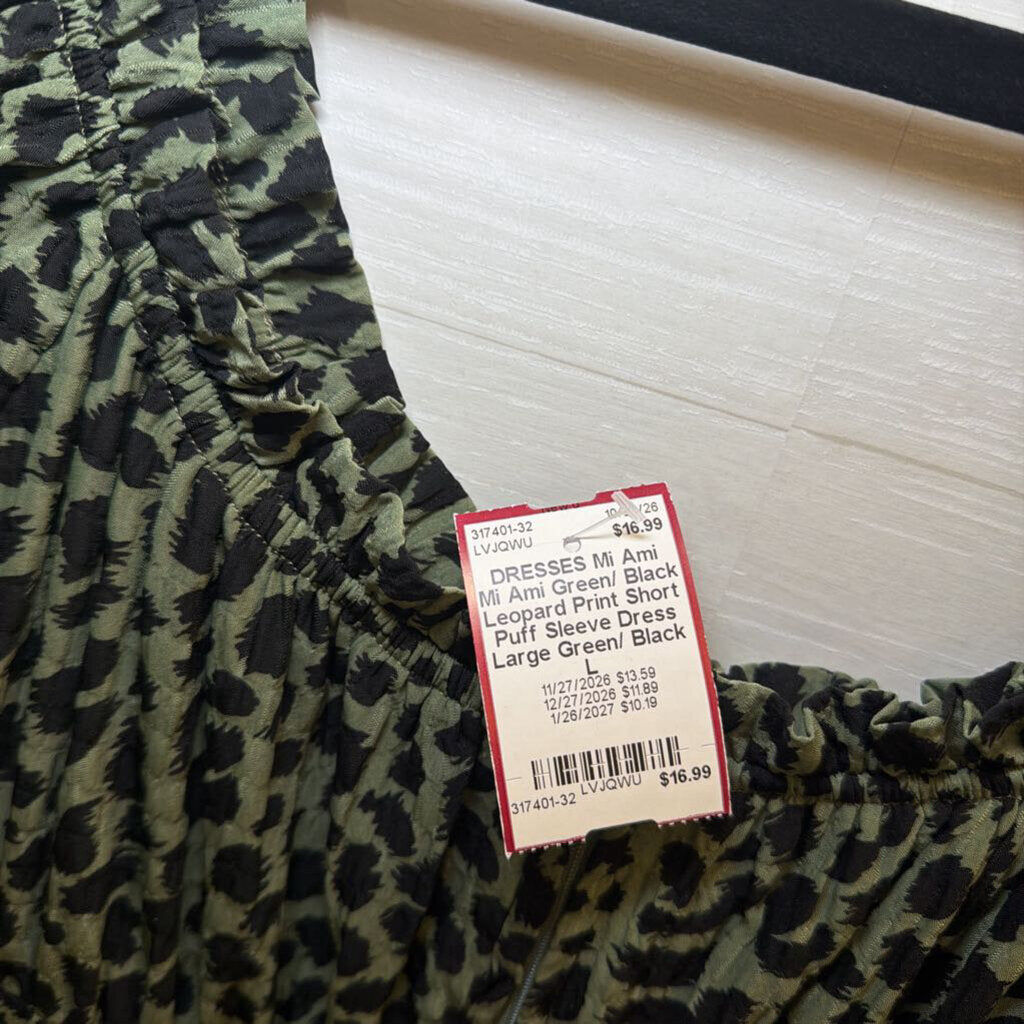 Mi Ami Green/ Black Leopard Print Short Puff Sleeve Dress Large