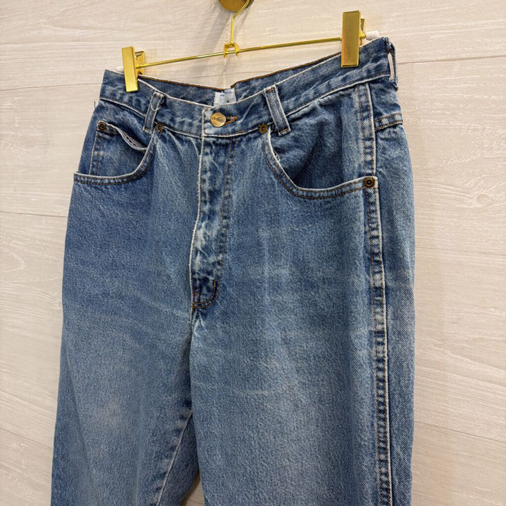 Vintage Chic Light Wash Distressed Mom Jeans 8 Petite