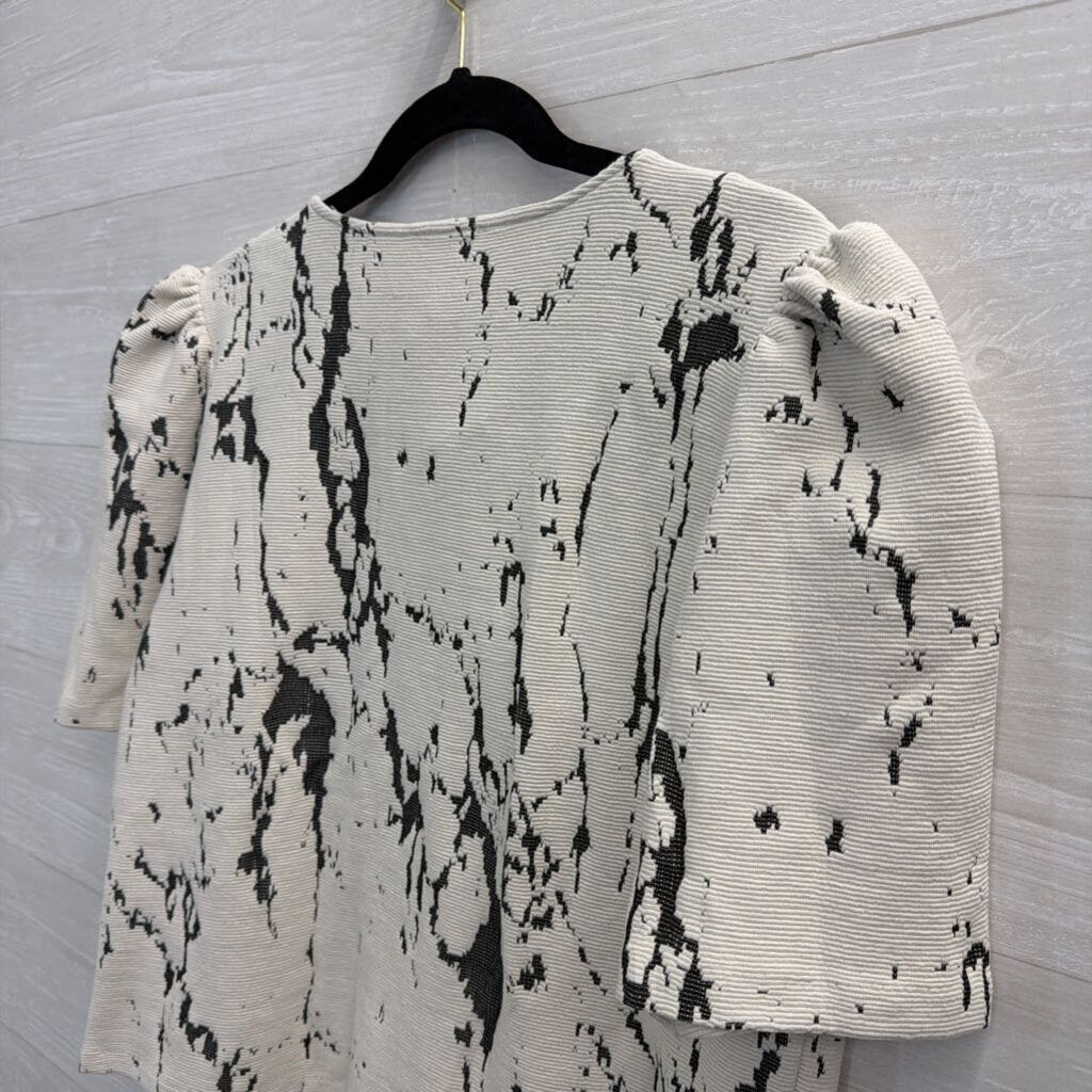 Evereve White/ Black Print Zip Front Top Extra Large