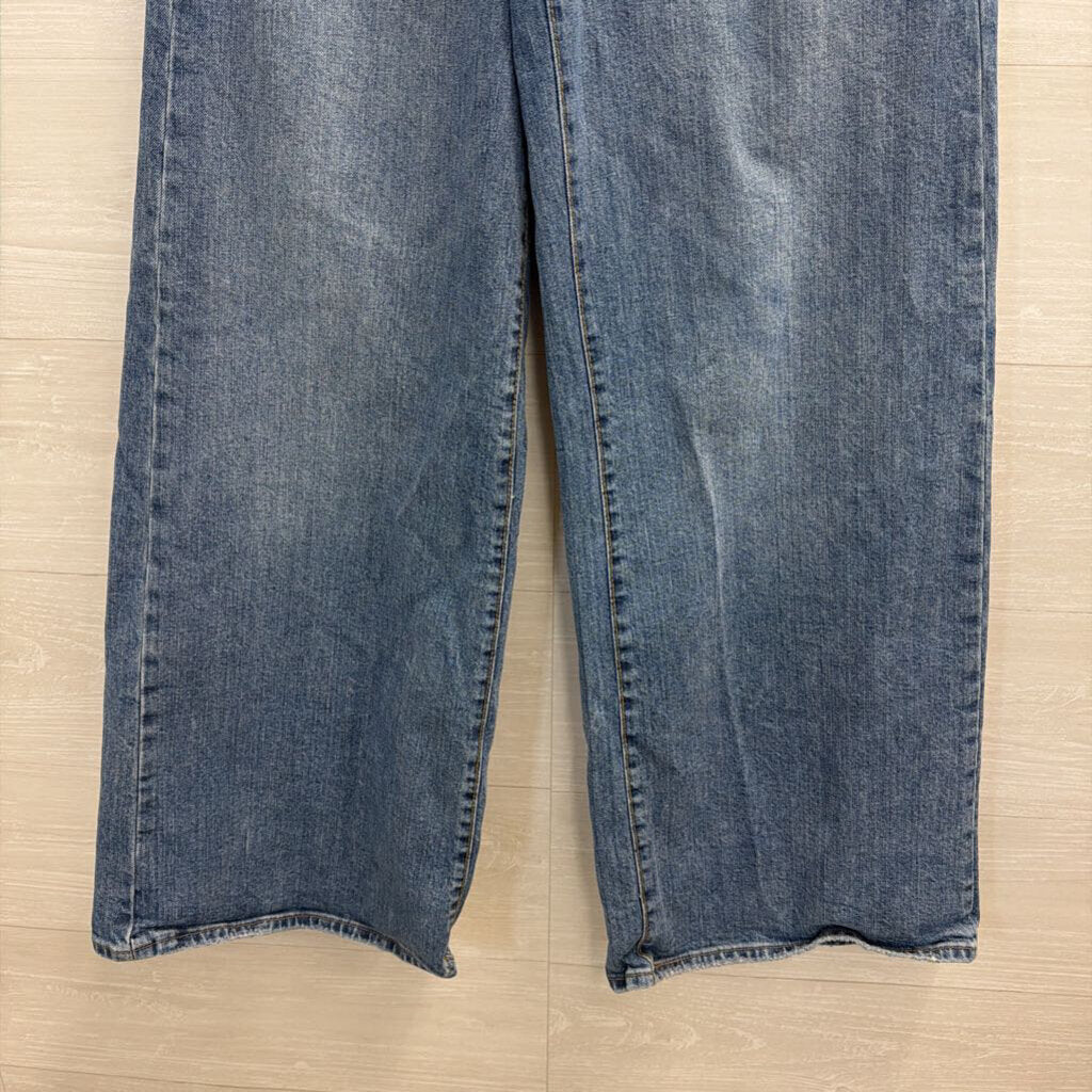 Levi Light Medium Wash 728 HR Wide Leg Jeans 27
