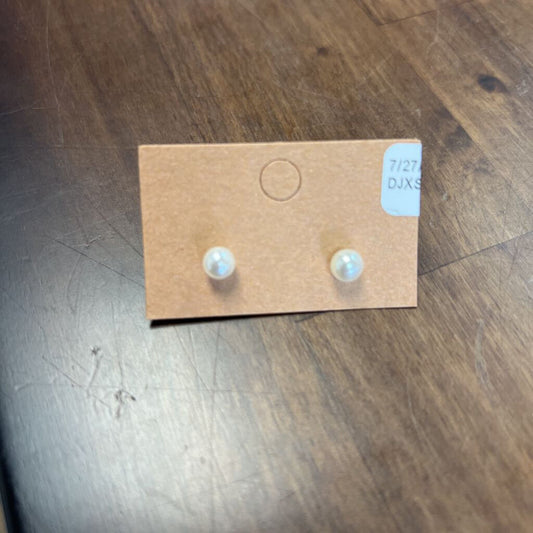 Small Pearl Stud Earrings