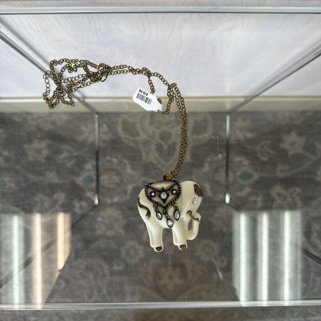 Vintage NRT White Elephant Necklace