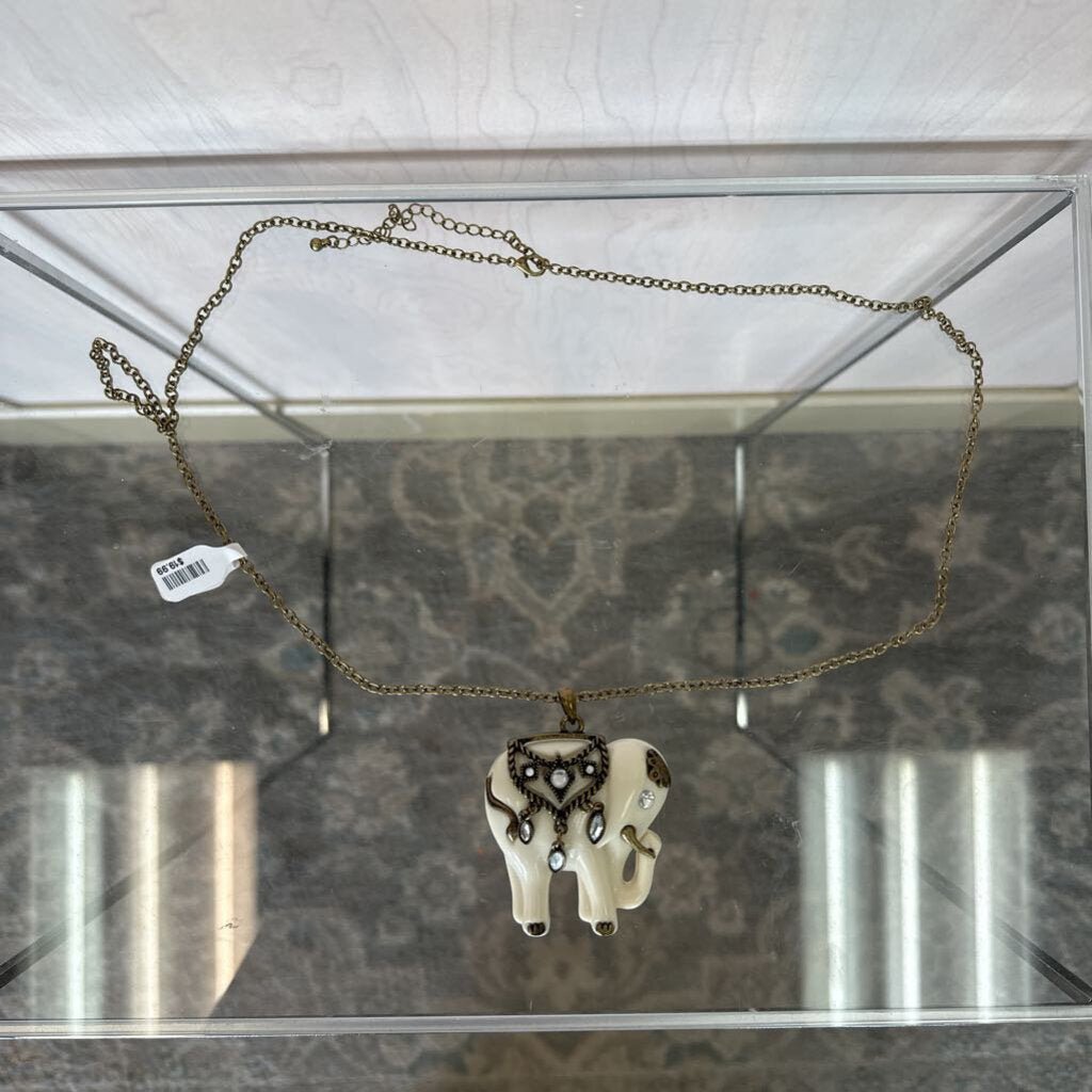 Vintage NRT White Elephant Necklace