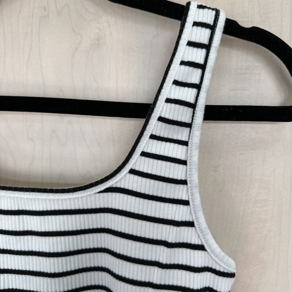 Black and White Striped Ribbed Tank Size Medium