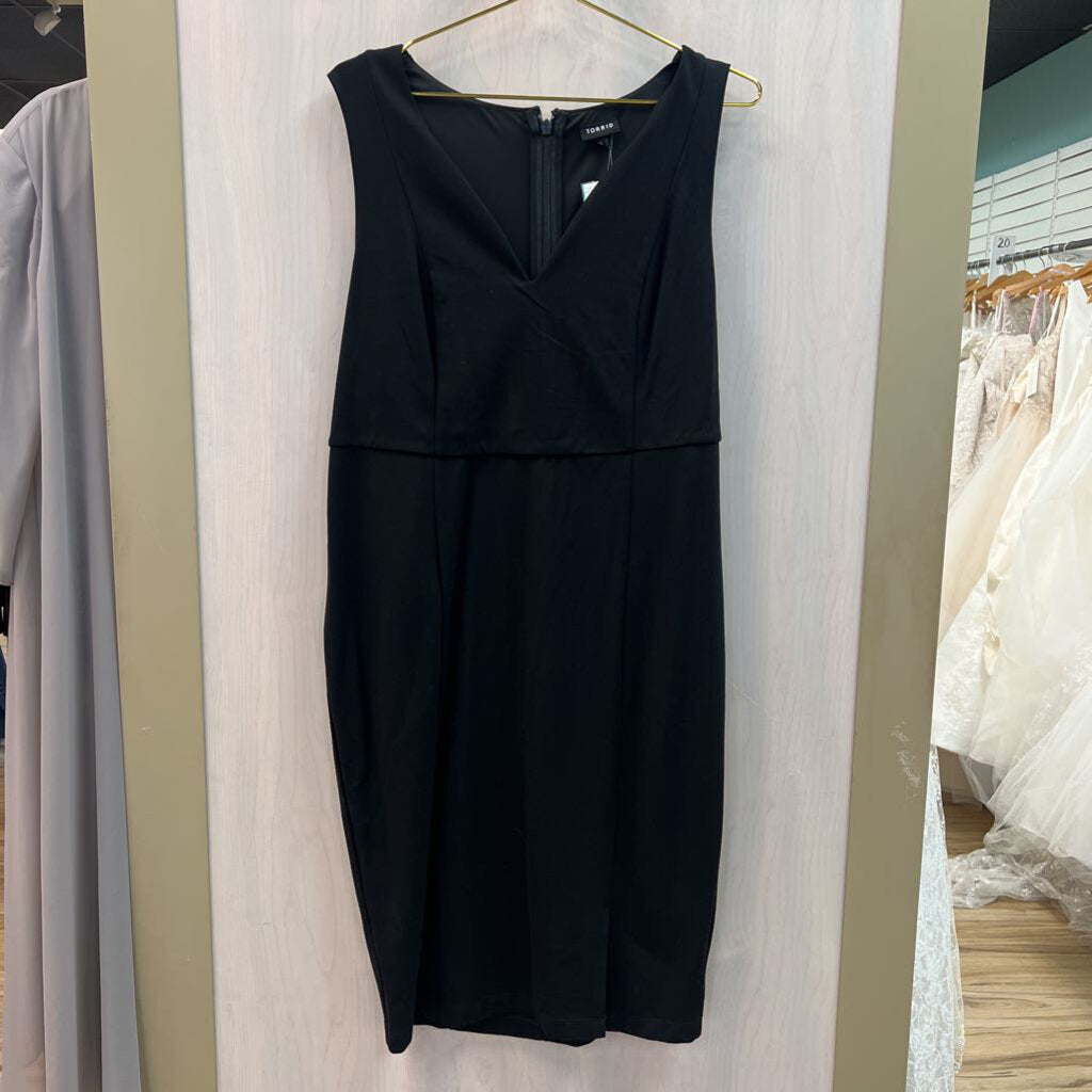 Torrid Black Fitted Short Dress 16