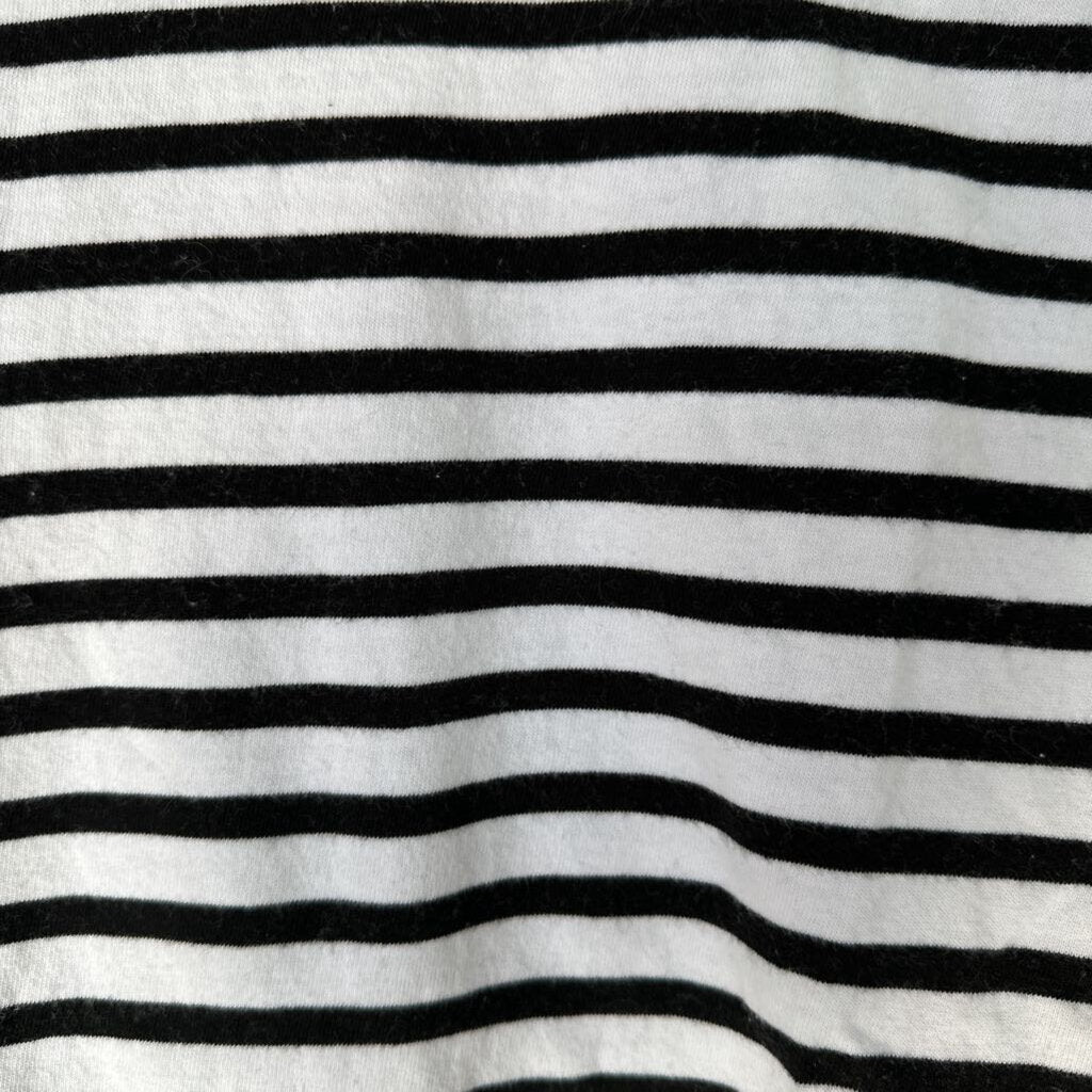 Black/White Striped Longsleeve Crewneck Shirt Small