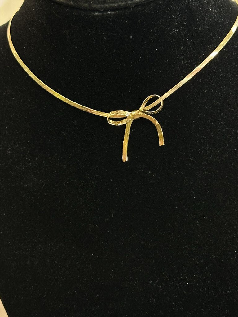 Gold Chain Bow Choker Necklace