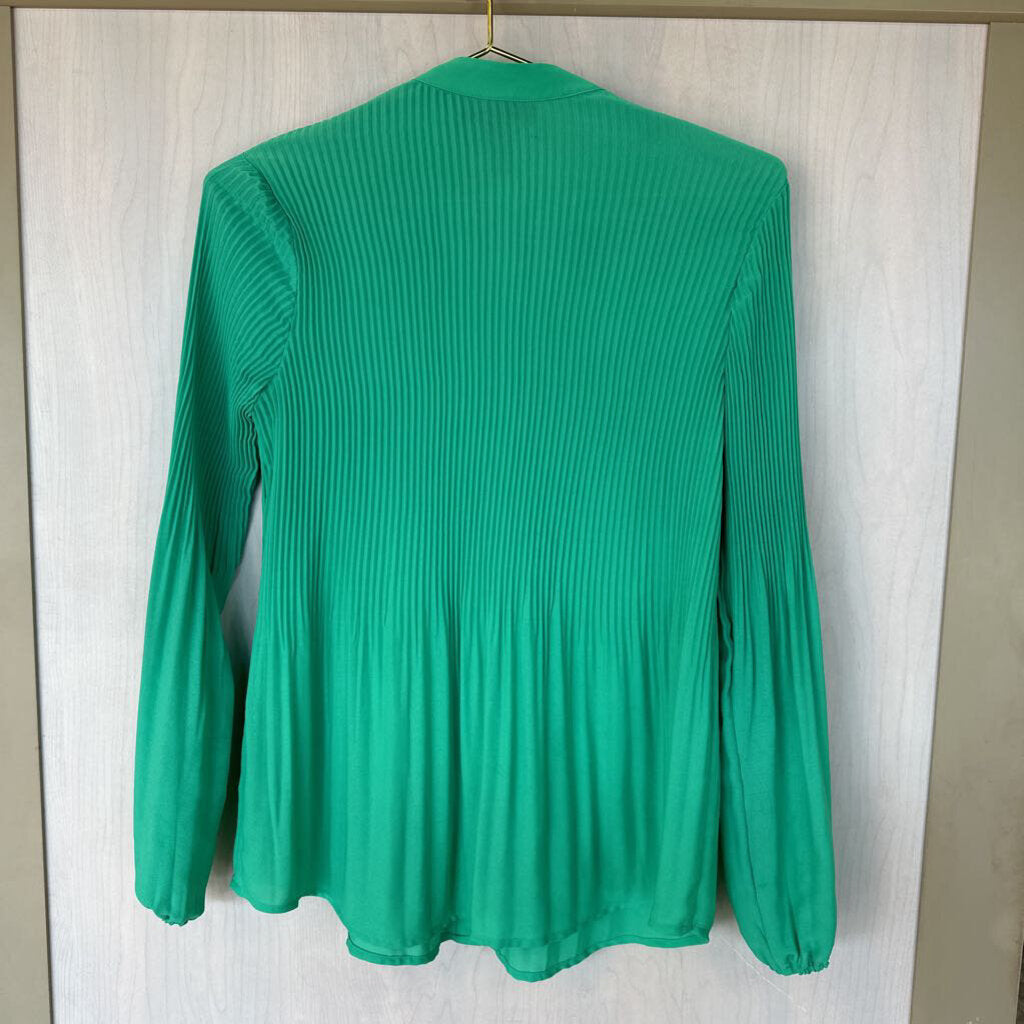 Green Pleated Blouse with Buttons 4