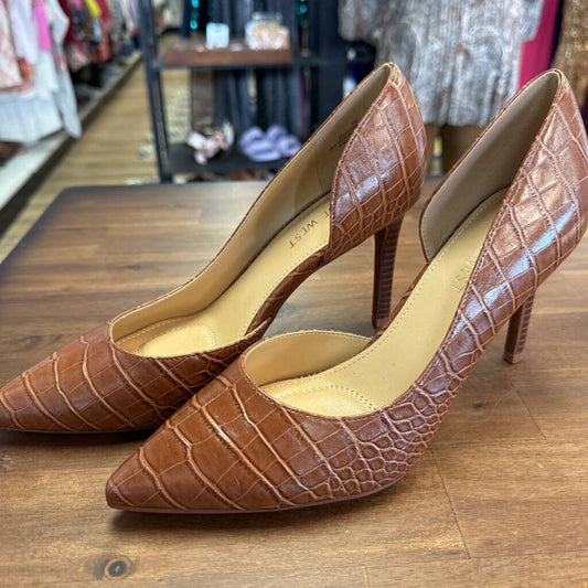 Nine West Pointy Toe Snakeskin Pump 7.0