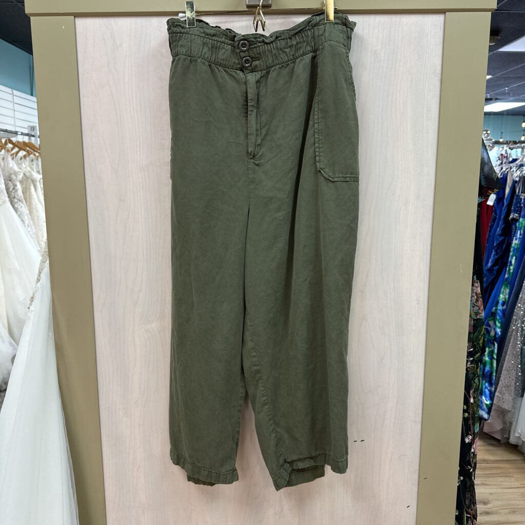 Torrid Feel The Fit Cargo Pants 28